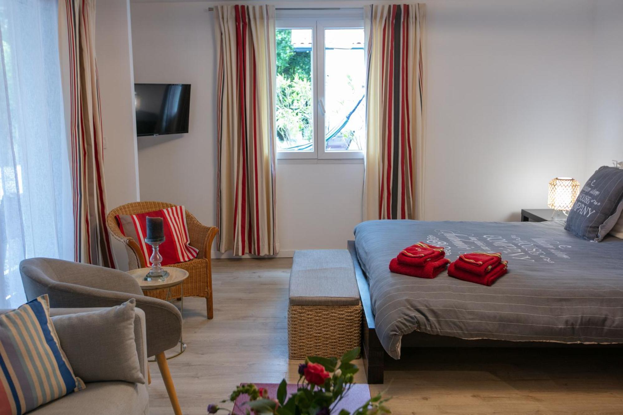 Erreka Txikia Bed & Breakfast Urrugne Room photo